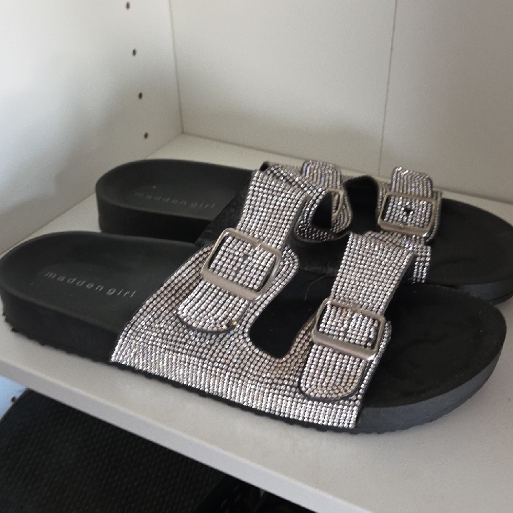 💖Madden Girl Glittery Slide Sandals